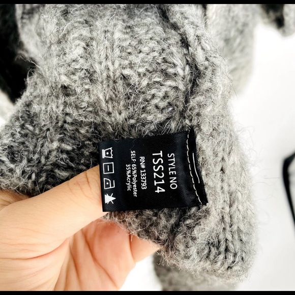 POL Gray Striped Long Sleeve Cable Knit Ombre Long distressed Cardigan Sweater S - Picture 4 of 5